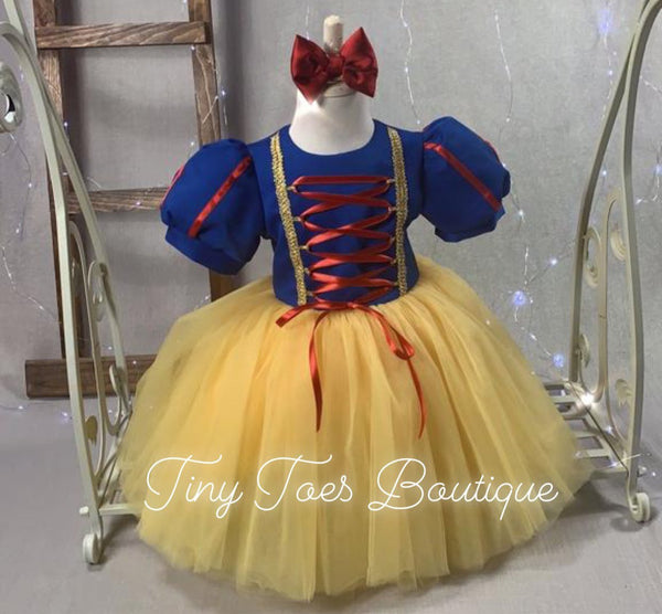 DELUXE Snow White Dress Up Costume