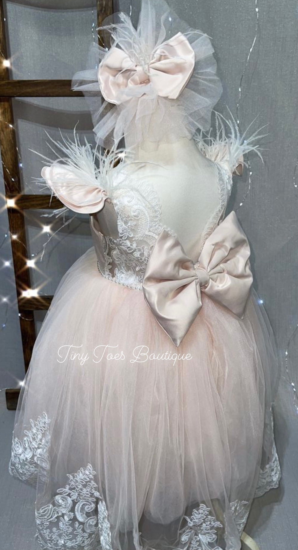 Leelah Dress (Ivory Pink)