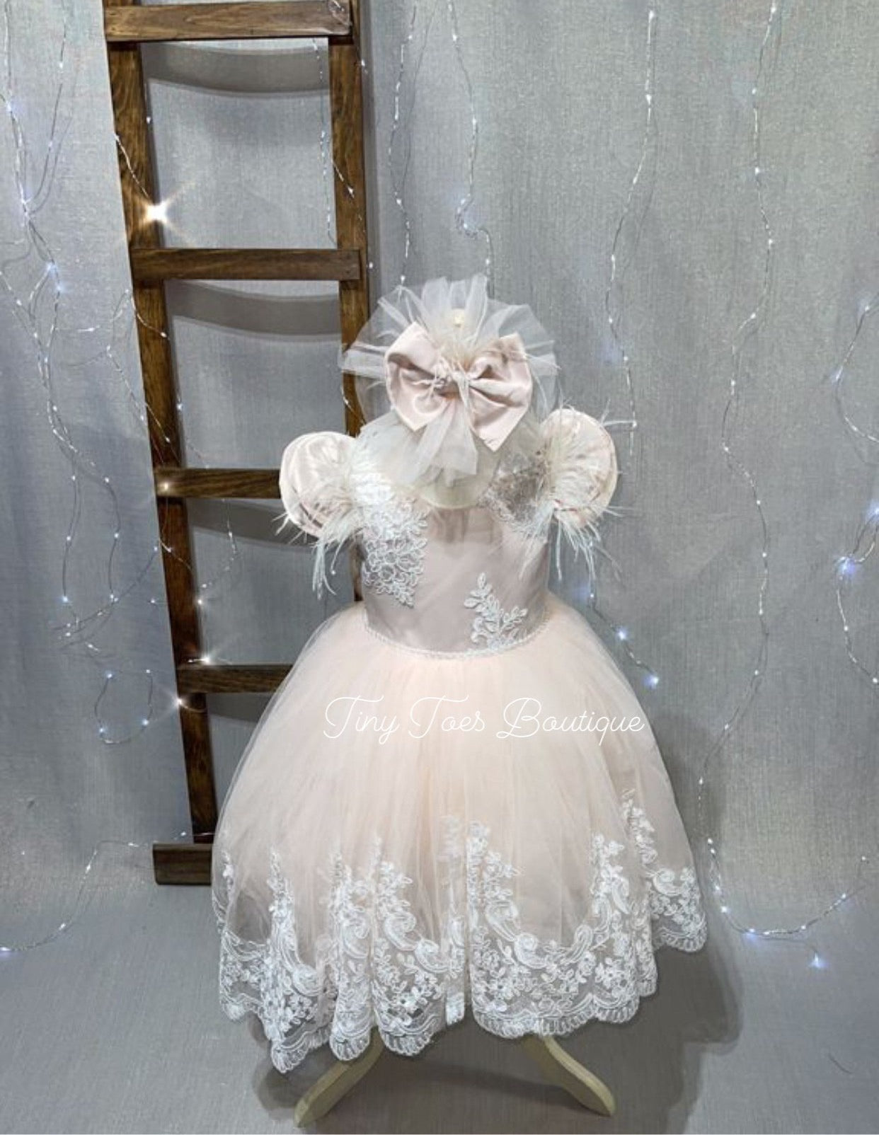 Leelah Dress (Ivory Pink)
