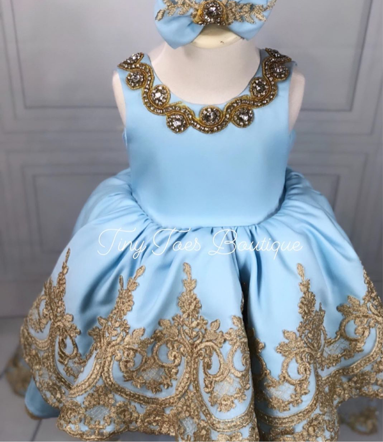 Cassandra Gown (Sky Blue)