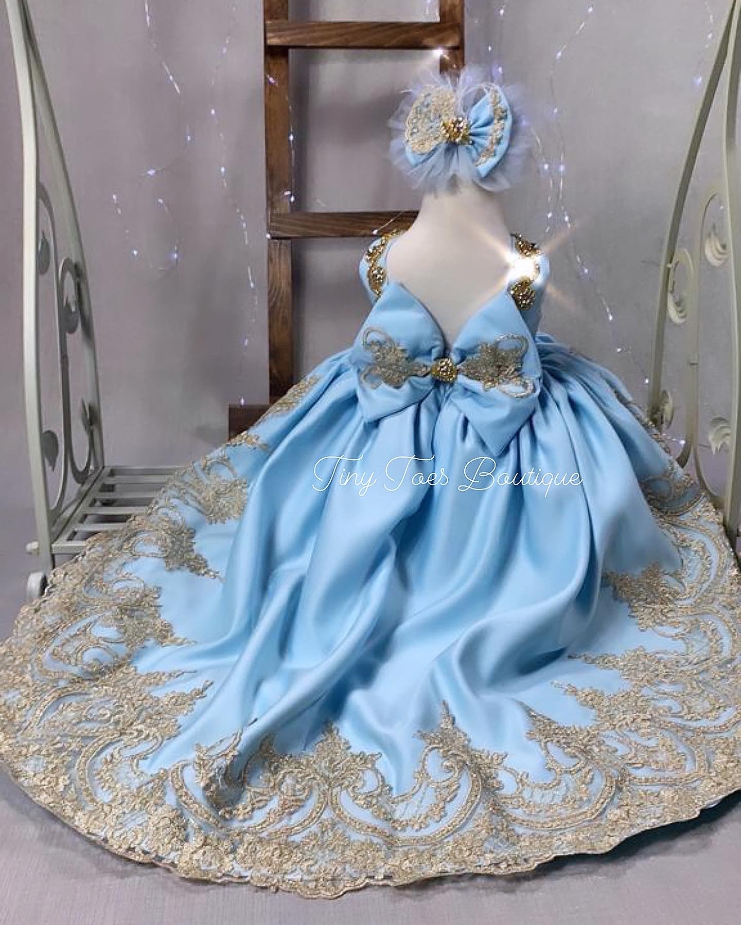 Cassandra Gown (Sky Blue)